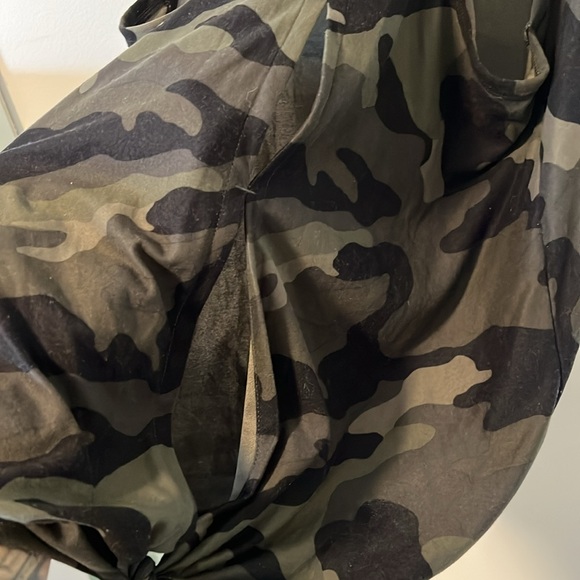 Old Navy Active Camo tank - Picture 4 of 4